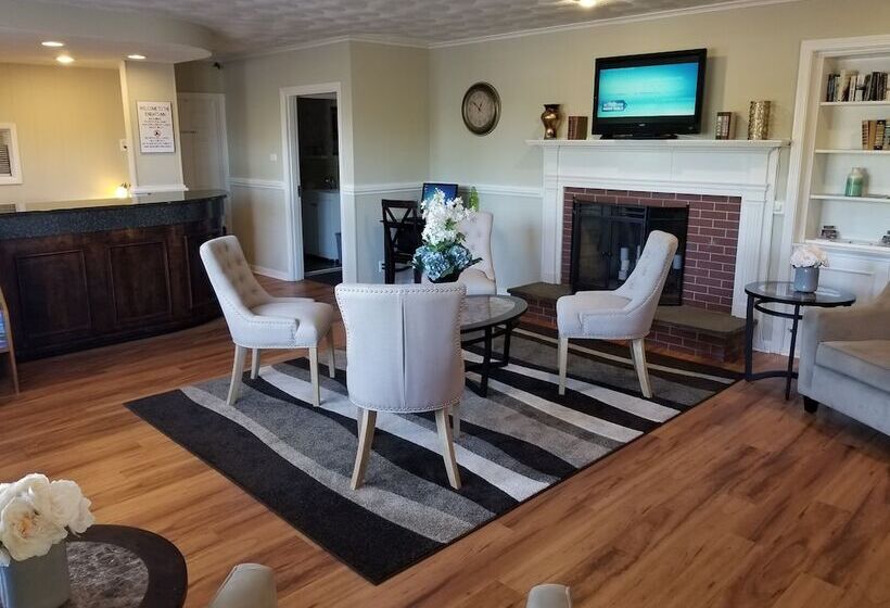 호텔 Colonial Inn Seekonk