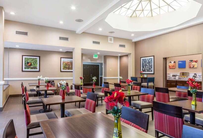 فندق Comfort Inn & Suites Aberdeen