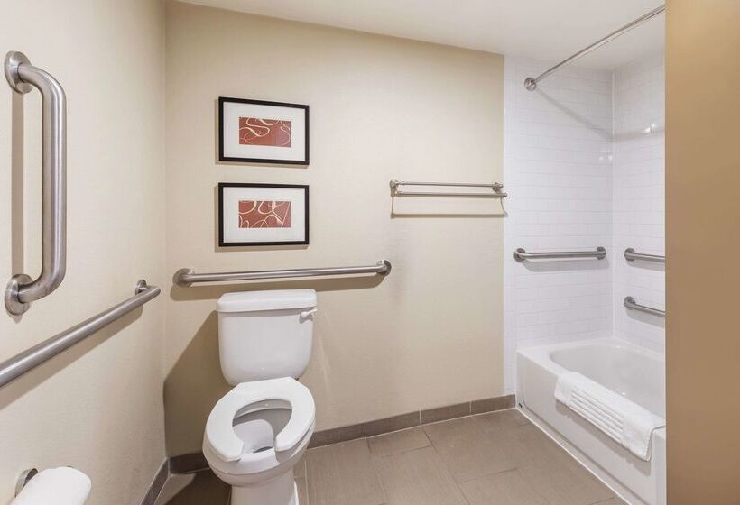 فندق Comfort Inn & Suites Aberdeen