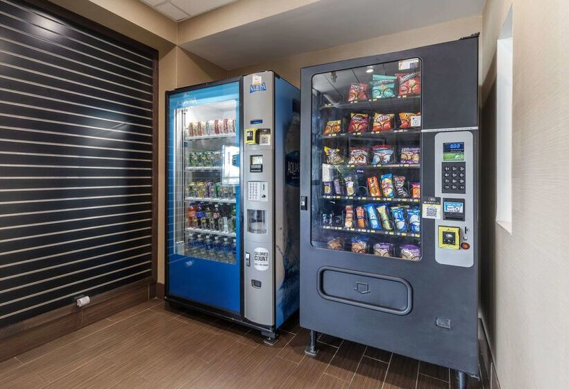 فندق Comfort Inn & Suites Aberdeen