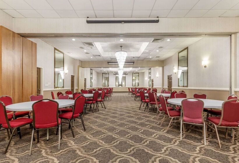 فندق Comfort Inn & Suites Aberdeen