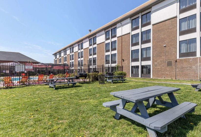 فندق Comfort Inn & Suites Aberdeen