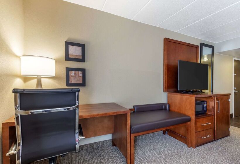 فندق Comfort Inn & Suites Aberdeen