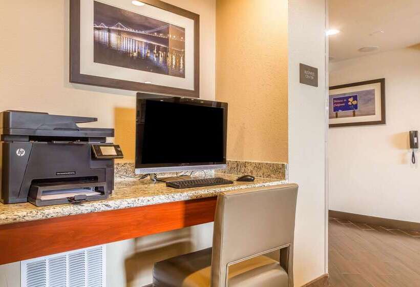 酒店 Comfort Inn & Suites Rocklin   Roseville