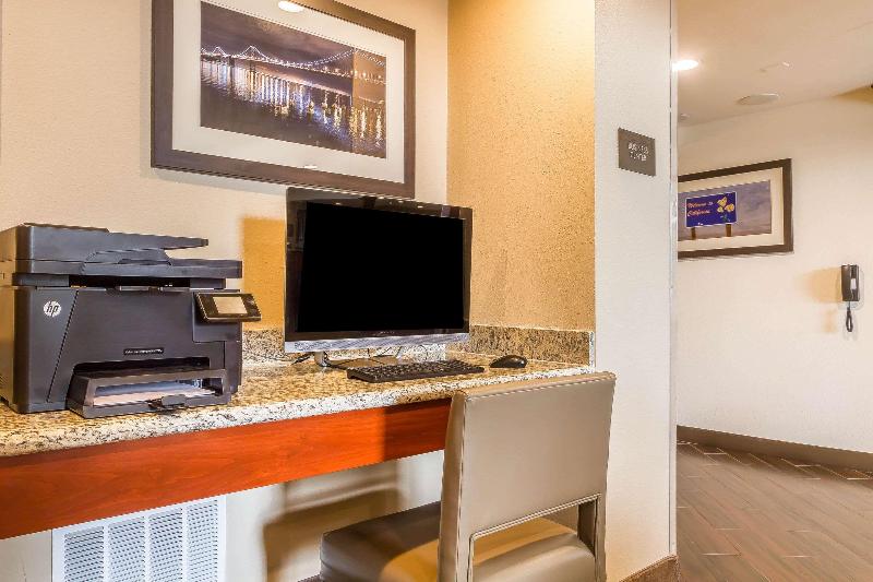酒店 Comfort Inn & Suites Rocklin   Roseville