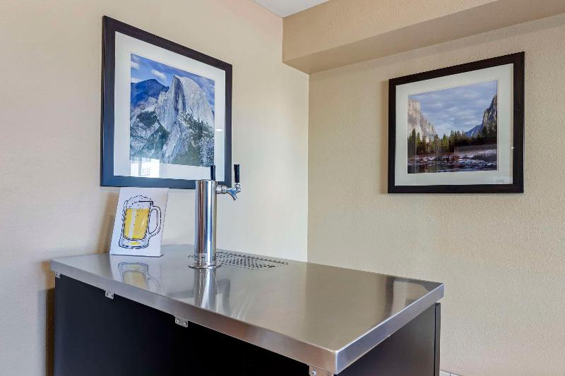酒店 Comfort Inn & Suites Rocklin   Roseville