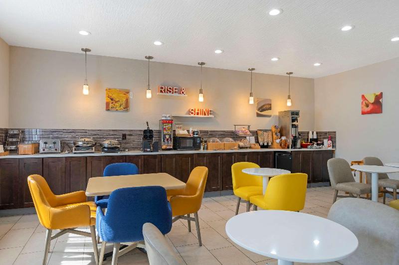 בית מלון כפרי Comfort Inn & Suites