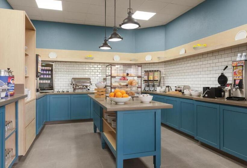 فندق Country Inn & Suites By Radisson, Bakersfield, Ca