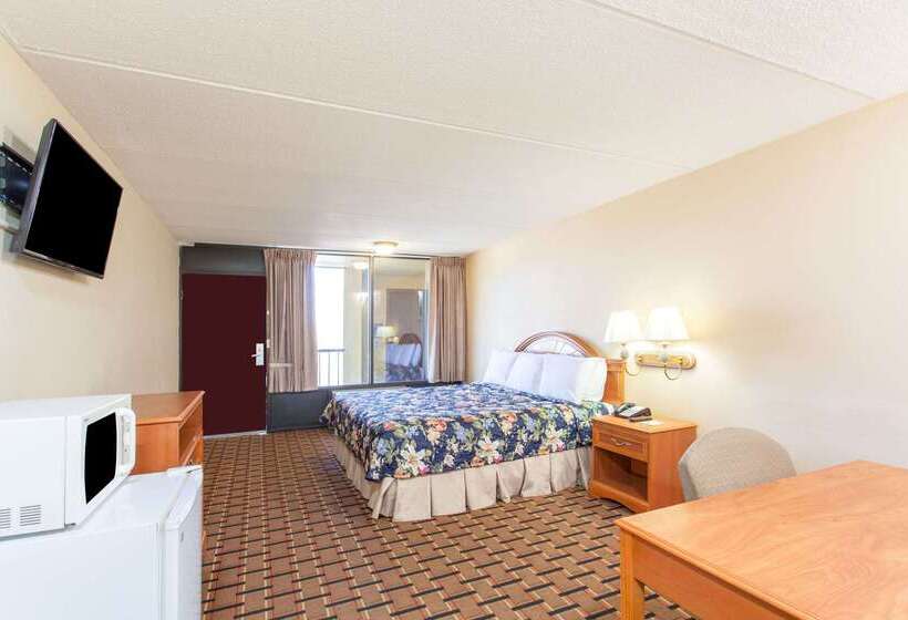 هتل Clarion Inn & Suites Near The Leconte Center Pigeon Forge