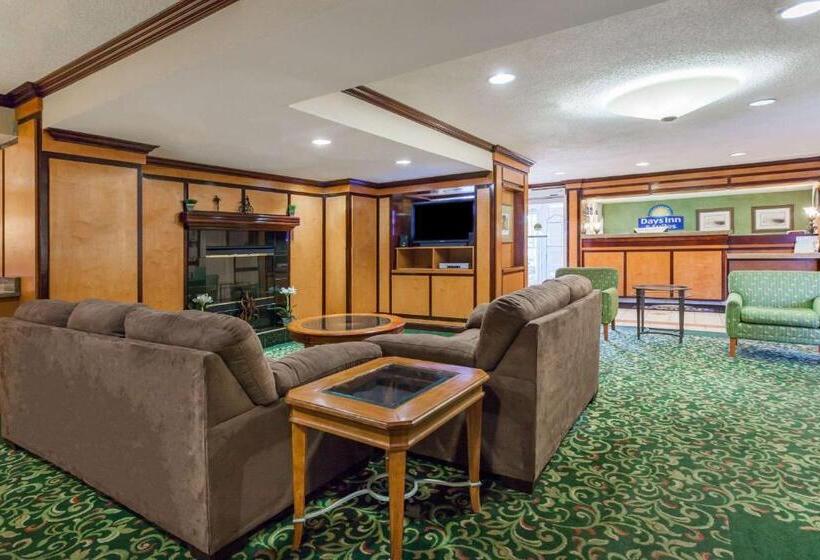 فندق Days Inn & Suites By Wyndham Warren