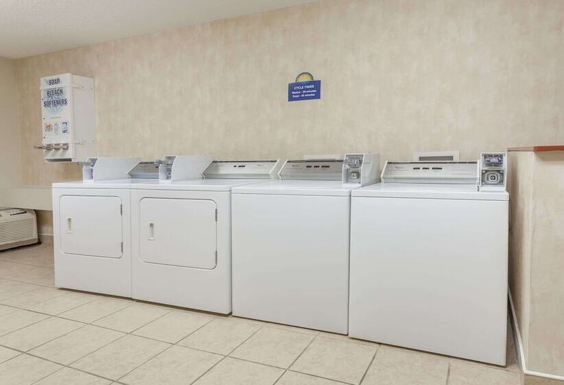 فندق Days Inn & Suites By Wyndham Warren