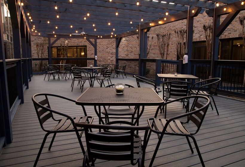 Doubletree By Hilton Hotel Jackson