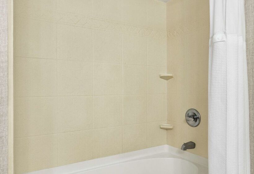 Doubletree By Hilton Hotel Jackson