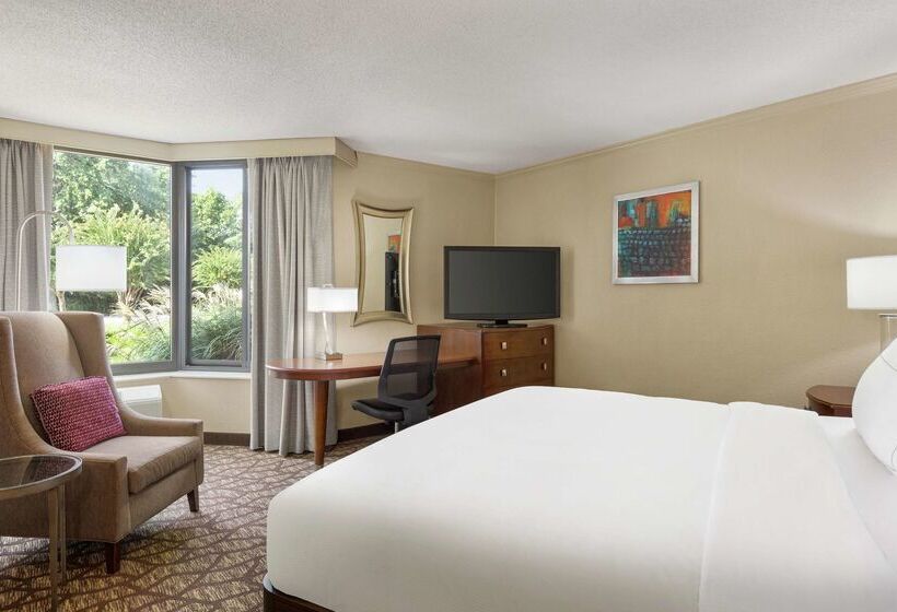 Doubletree By Hilton Hotel Jackson