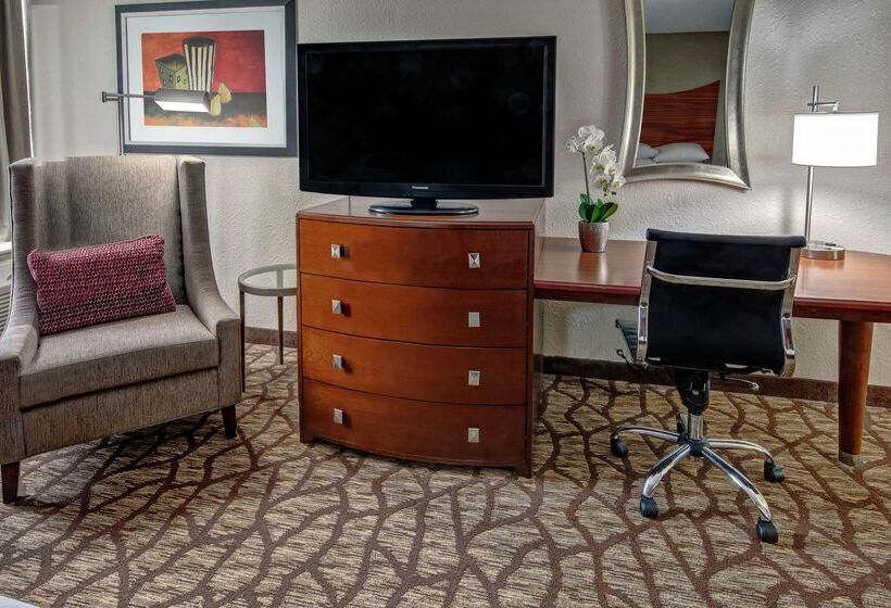 Doubletree By Hilton Hotel Jackson