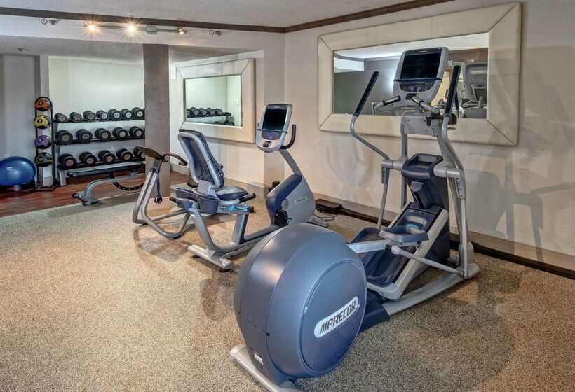 Doubletree By Hilton Hotel Jackson