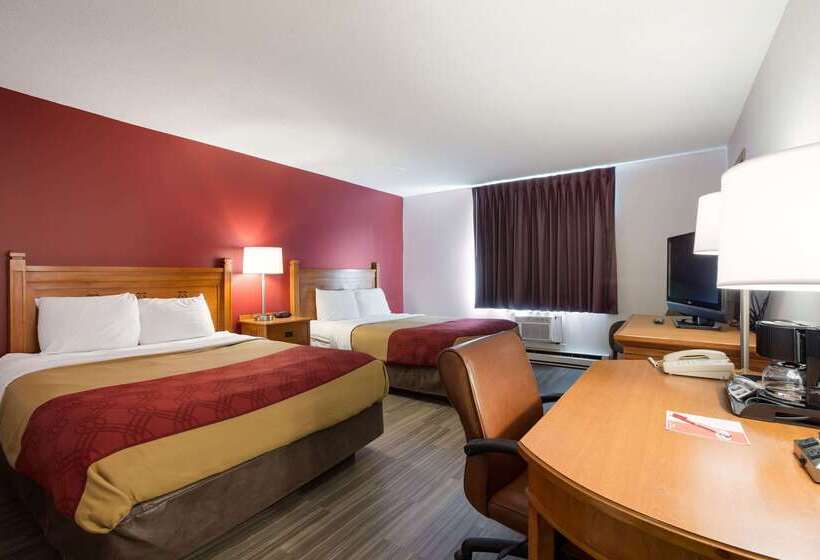 فندق Econo Lodge Inn & Suites