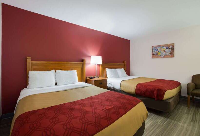 فندق Econo Lodge Inn & Suites