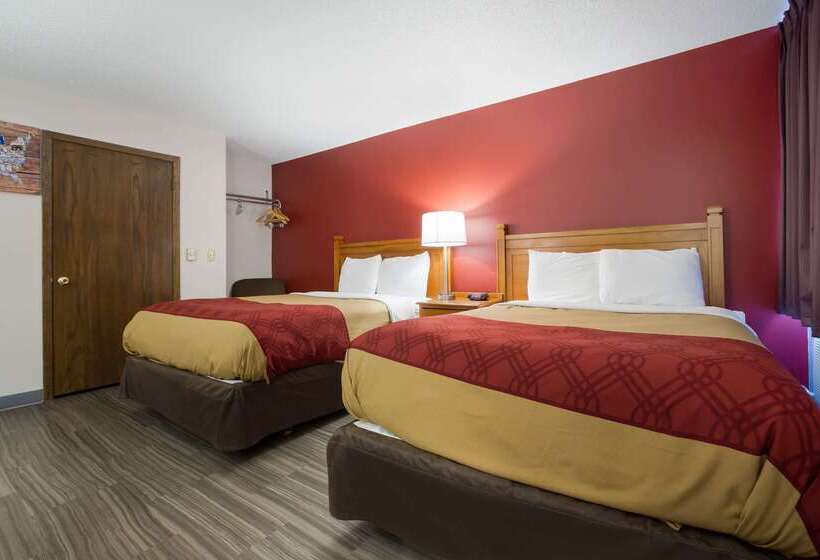 فندق Econo Lodge Inn & Suites
