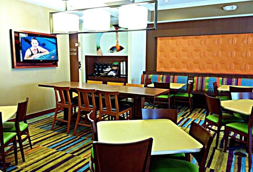 ホテル Fairfield Inn Orlando Airport