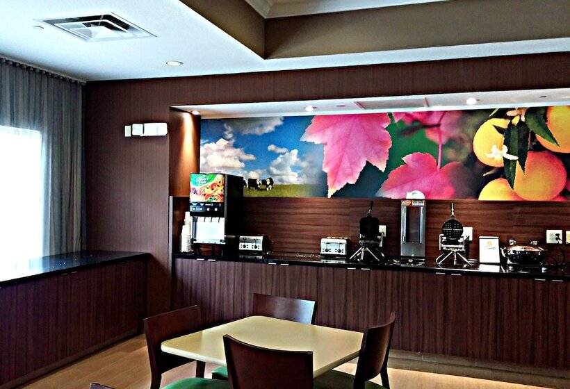 ホテル Fairfield Inn Orlando Airport