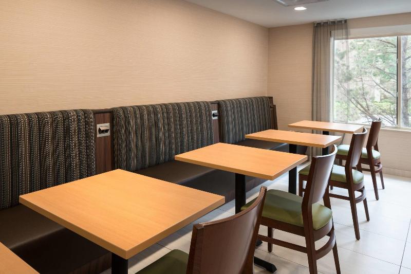 Отель Fairfield Inn By Marriott Loveland Fort Collins