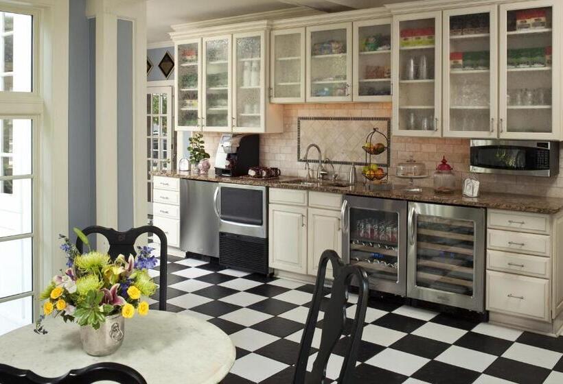 فندق Fairview Inn