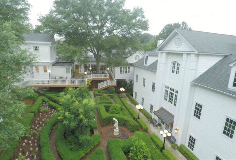 فندق Fairview Inn