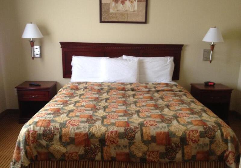 בית מלון כפרי Fairview Inn & Suites