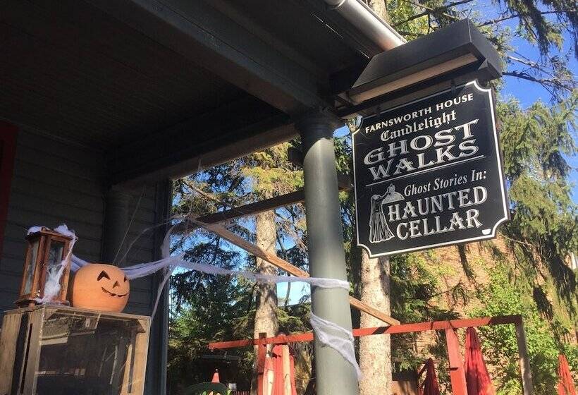 בית מלון כפרי Historic Farnsworth House Inn