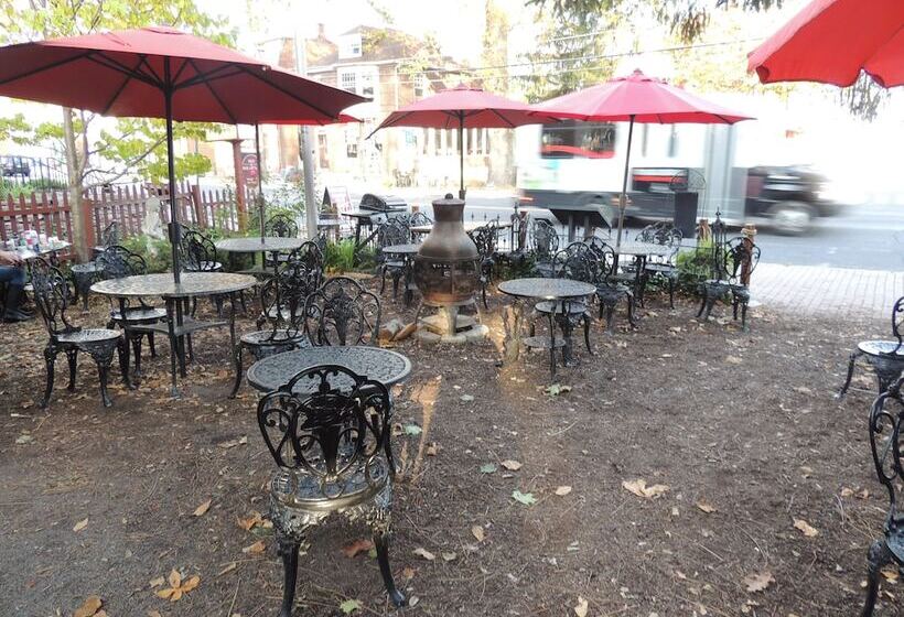 בית מלון כפרי Historic Farnsworth House Inn