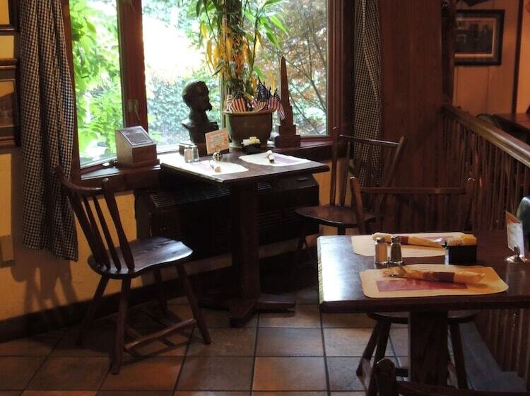 בית מלון כפרי Historic Farnsworth House Inn