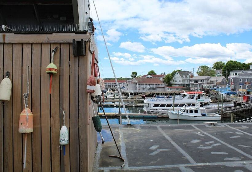 酒店 Fisherman's Wharf Inn