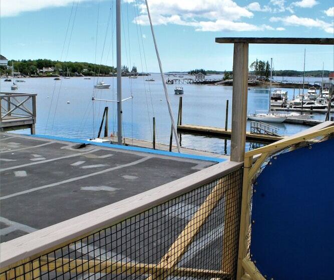 酒店 Fisherman's Wharf Inn