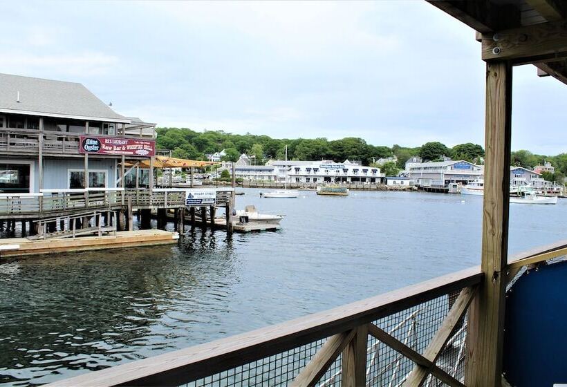 酒店 Fisherman's Wharf Inn