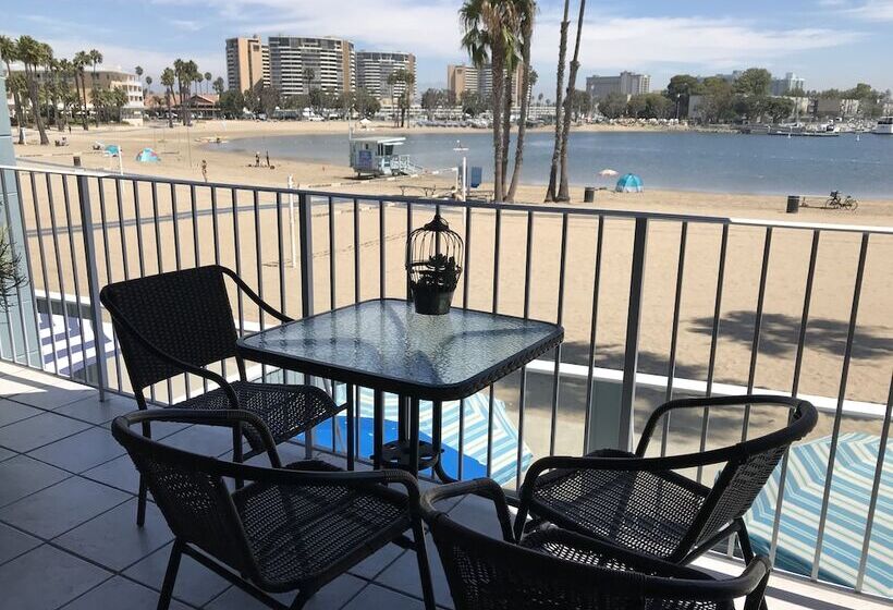 酒店 Foghorn Harbor Inn