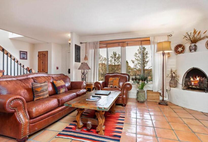 Отель Fort Marcy Suites By All Seasons Resort Lodging