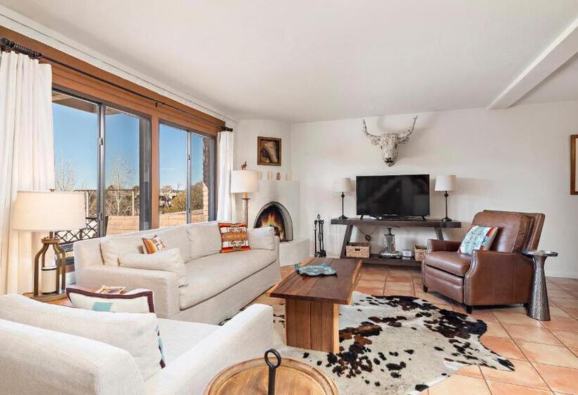 Отель Fort Marcy Suites By All Seasons Resort Lodging