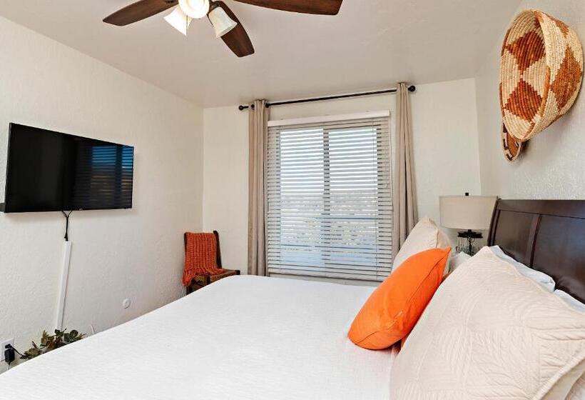 Отель Fort Marcy Suites By All Seasons Resort Lodging