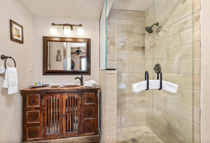 Отель Fort Marcy Suites By All Seasons Resort Lodging