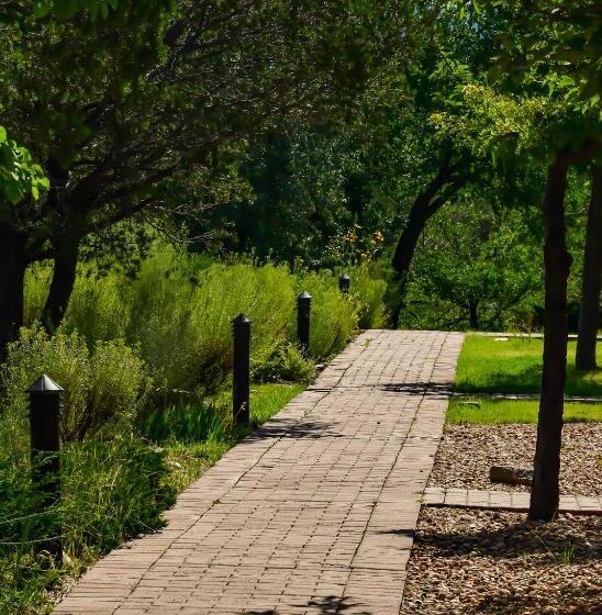 Отель Fort Marcy Suites By All Seasons Resort Lodging