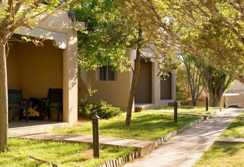 Отель Fort Marcy Suites By All Seasons Resort Lodging