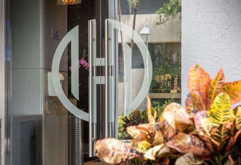 Fortune House Hotel Suites