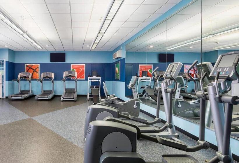 هتل Four Points By Sheraton Chicago O Hare