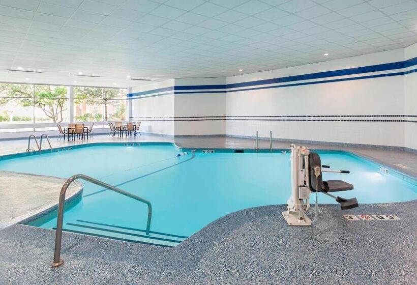 هتل Four Points By Sheraton Chicago O Hare