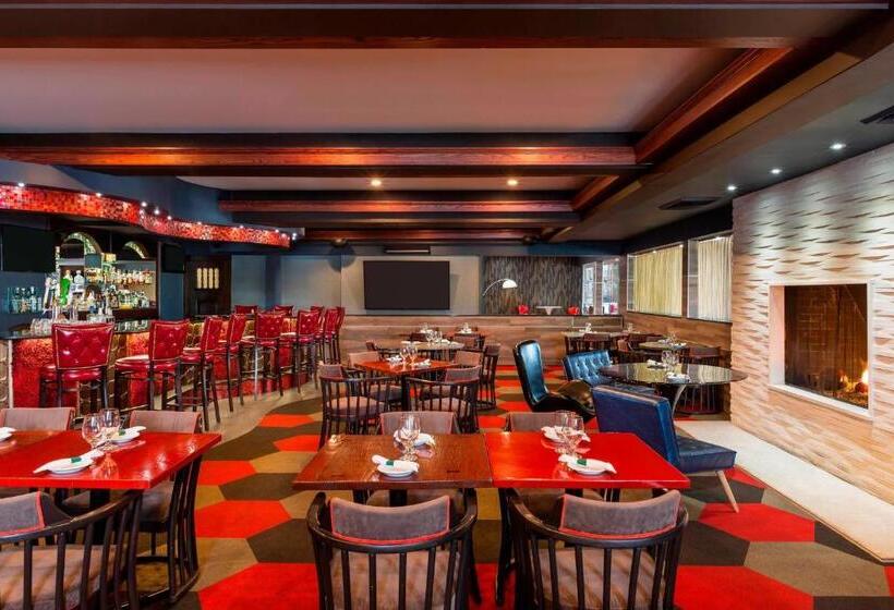 هتل Four Points By Sheraton Chicago O Hare