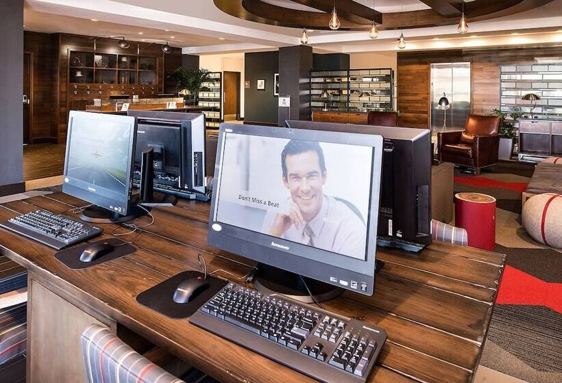 Radisson Hotel Detroit Metro Airport