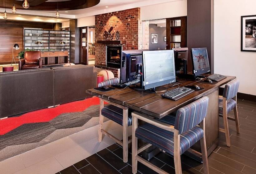 Radisson Hotel Detroit Metro Airport