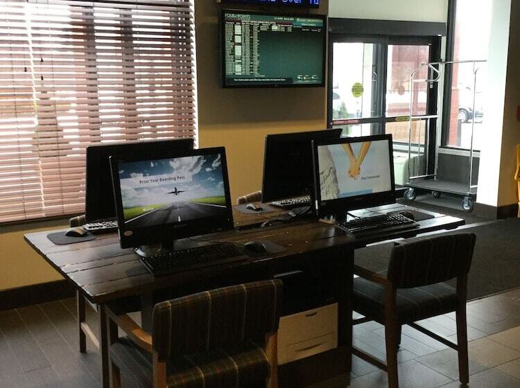 Radisson Hotel Detroit Metro Airport