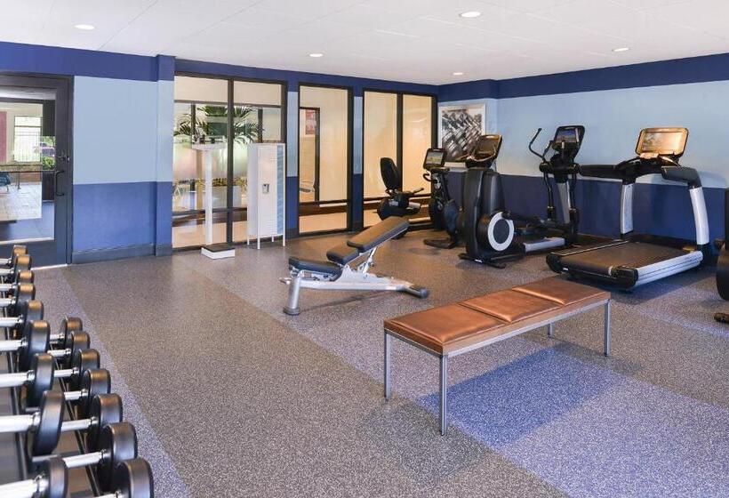 Radisson Hotel Detroit Metro Airport